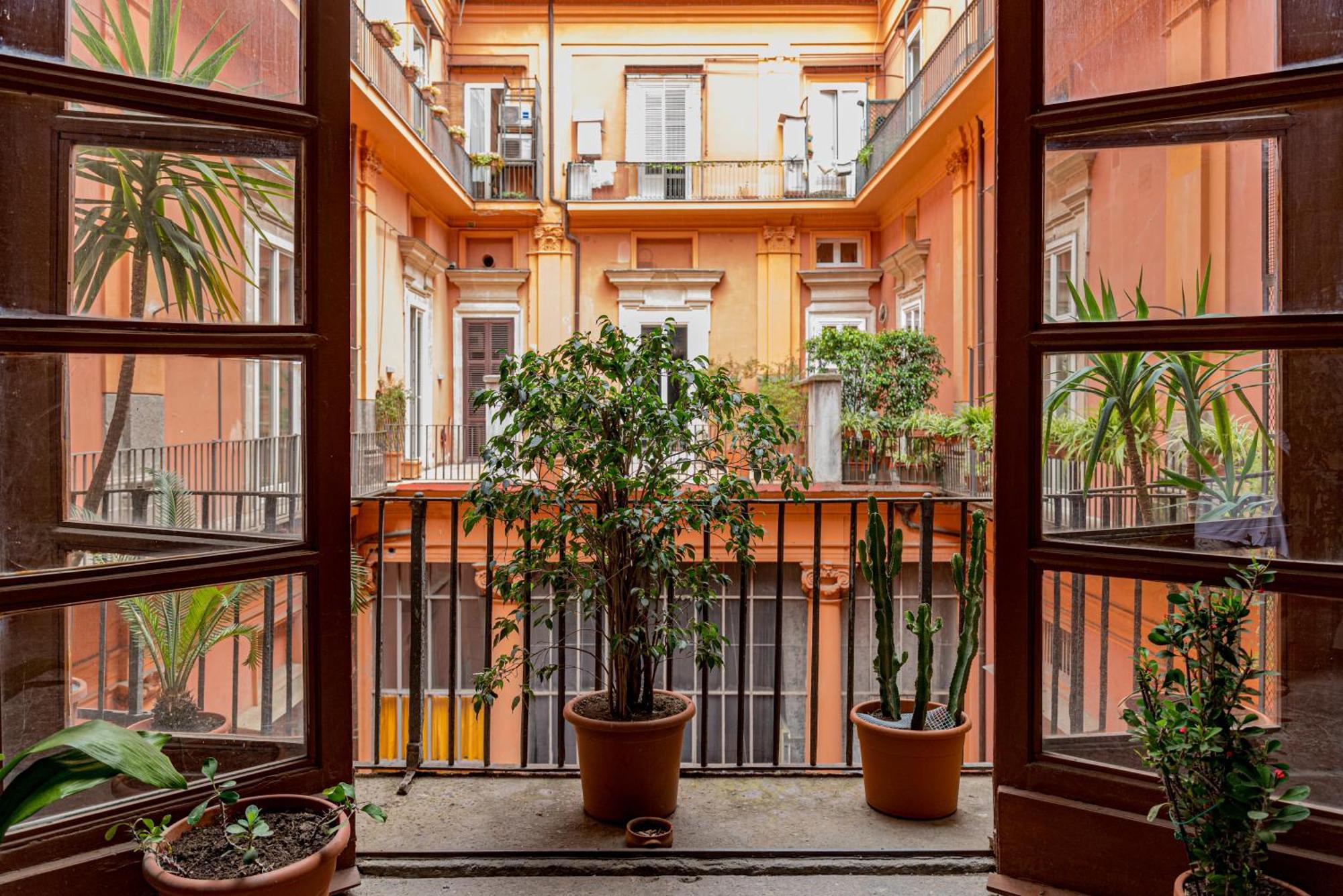 B&B Ruffo Di Bagnara Palazzo Monumentale Napels Buitenkant foto