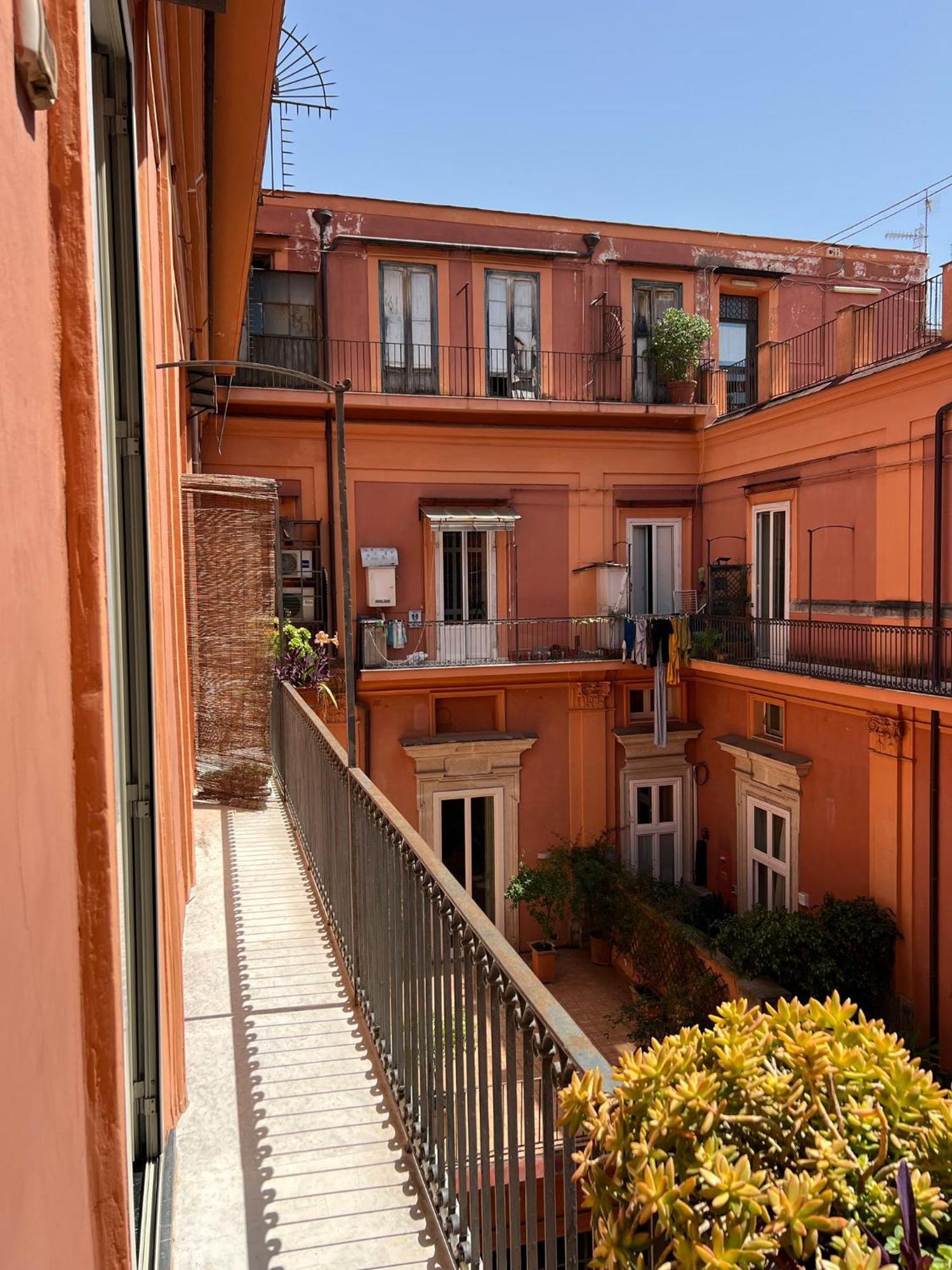 B&B Ruffo Di Bagnara Palazzo Monumentale Napels Buitenkant foto